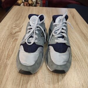 Nike Air Huarache sneakers. Size 10 Gray